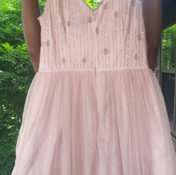 Adrianna Papell   Size 4.  Color Peach - Picture 6 of 8